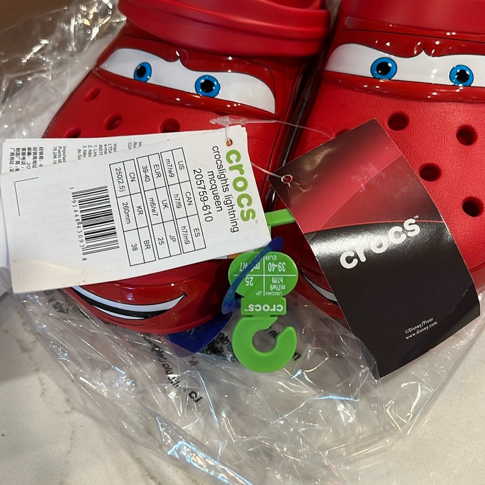 Lightning McQueen CROCS - Picture 7 of 7
